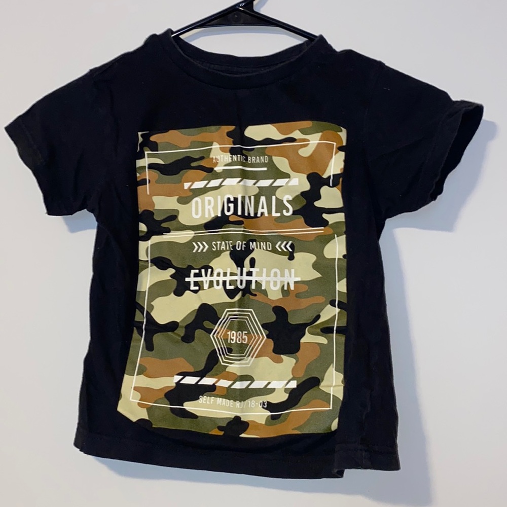 EUC Boys Sz. XS (5/6) ORIGINALS Authentic T-Shirt.